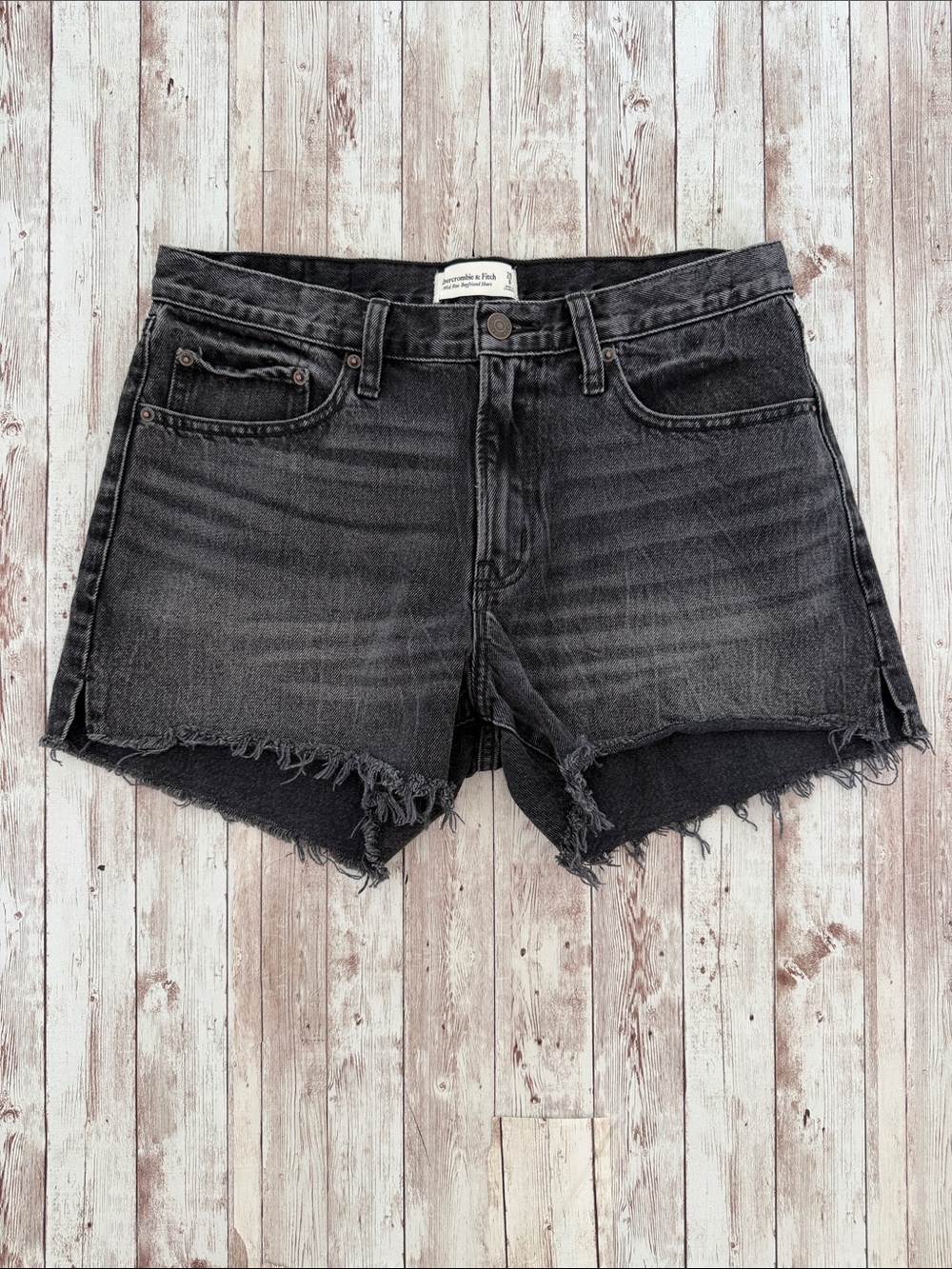 Abercrombie & Fitch Black Mid Rise Boyfriend Short sz 8/29 Washed 3.5" Denim